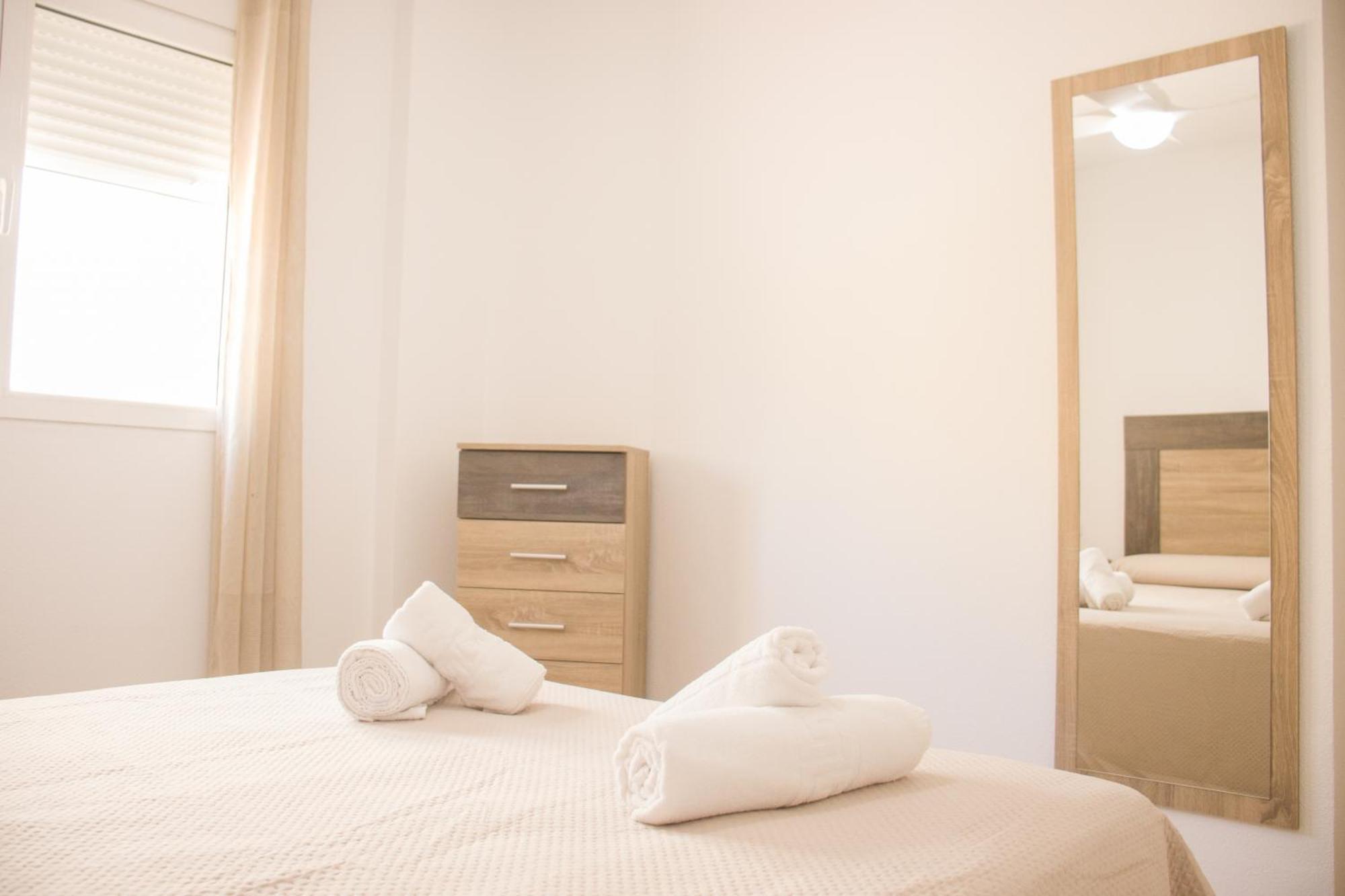 Apartamentos Luna De อากีลัส ภายนอก รูปภาพ