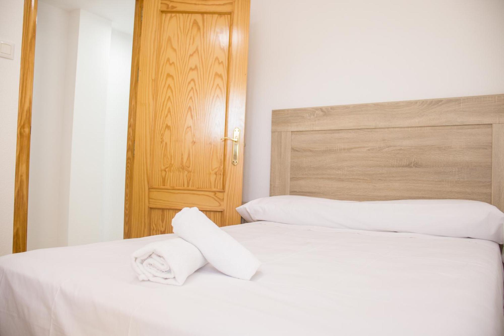Apartamentos Luna De อากีลัส ภายนอก รูปภาพ